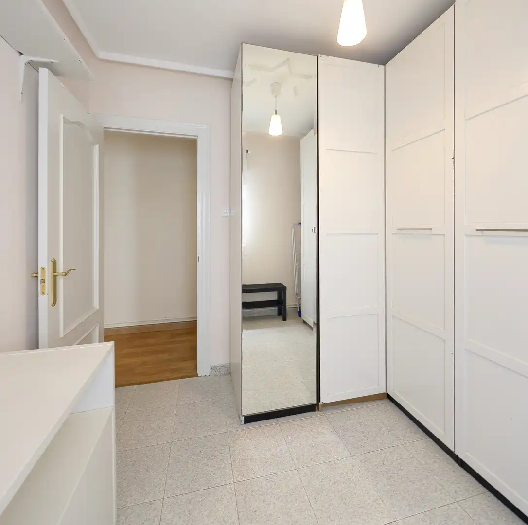 Piso en venta en Gijón  con Calefacción, Terraza y Amueblado
