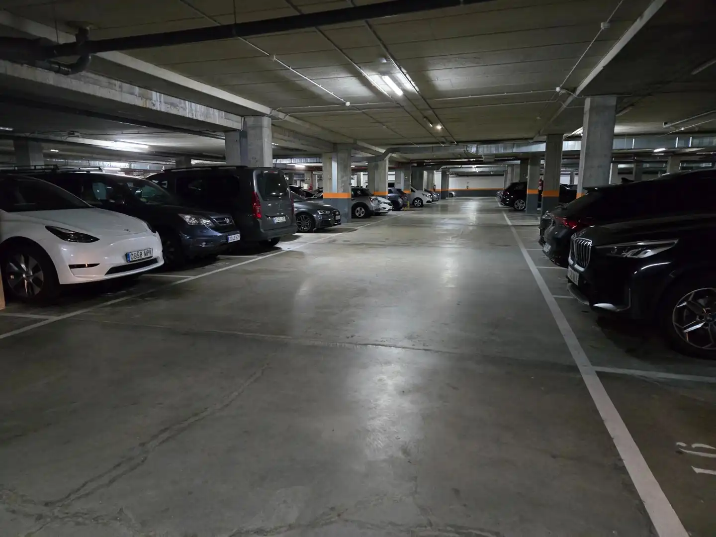 Parkplatz von Garage zum Verkauf in Leioa