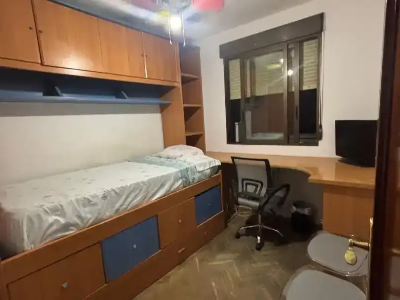Habitación de Piso en venta en Pinto con Aire acondicionado, Amueblado y Balcón