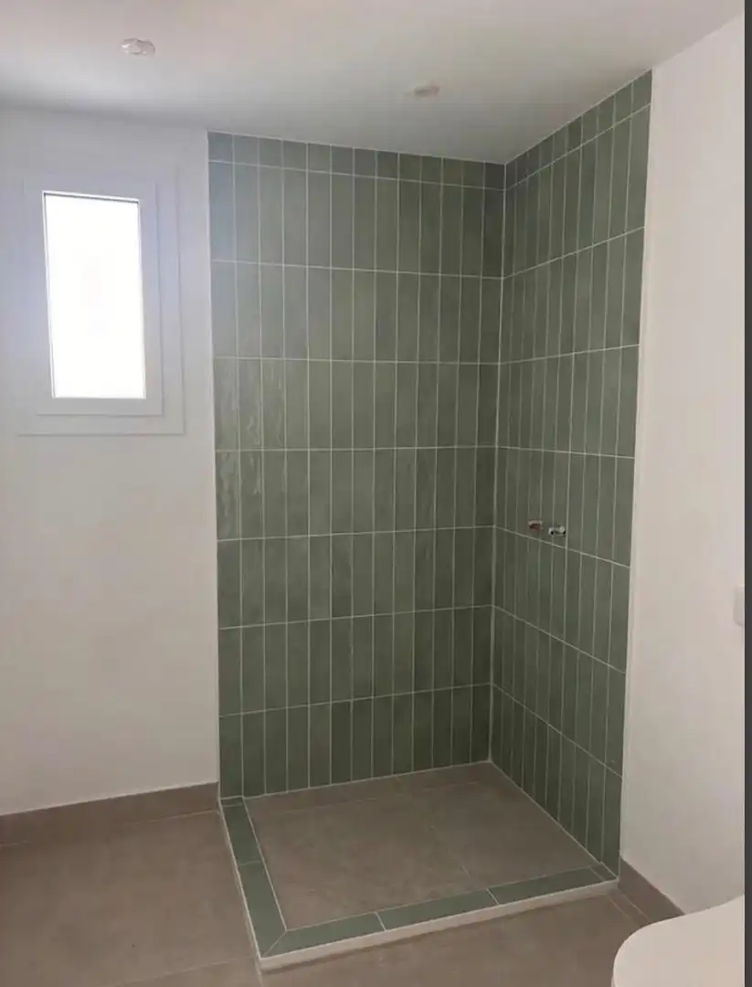 Baño de Casa adosada en venta en Sant Pere de Ribes con Aire acondicionado, Calefacción y Jardín privado