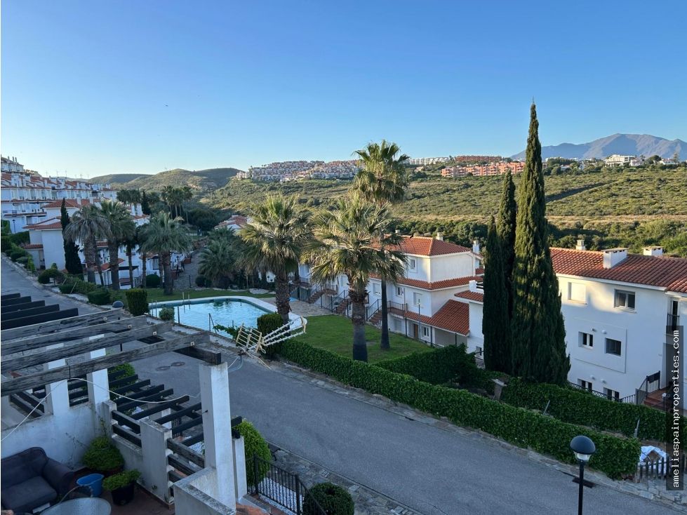 Vista exterior de Dúplex en venda en Manilva amb Terrassa i Piscina