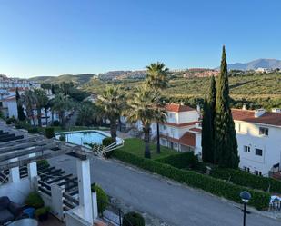 Vista exterior de Dúplex en venda en Manilva amb Terrassa i Piscina