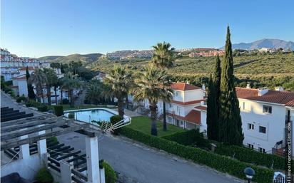 Vista exterior de Dúplex en venda en Manilva amb Terrassa i Piscina