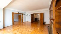 Sala d'estar de Pis en venda en  Madrid Capital amb Aire condicionat, Calefacció i Traster