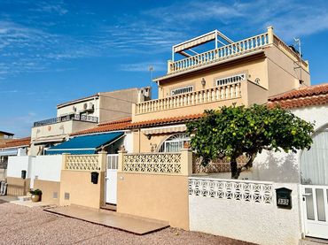 Terraced house for sale in Calle Calle Rodrigo