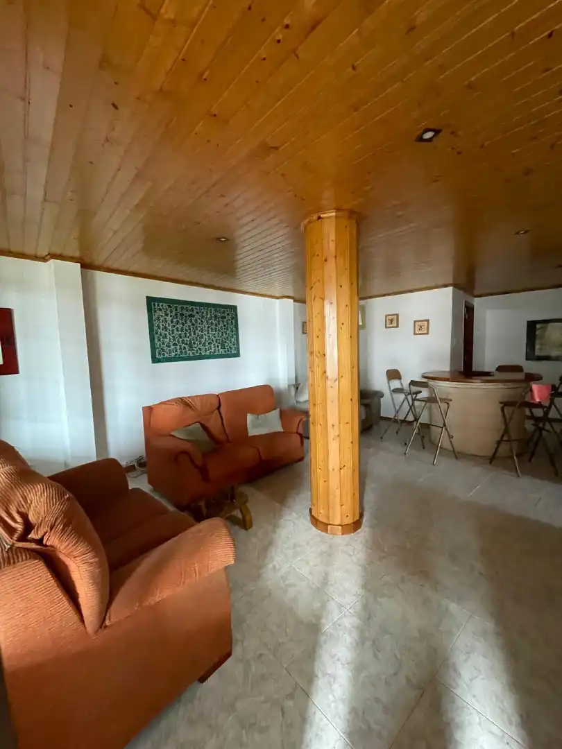 Sala d'estar de Casa o xalet en venda en Narón amb Calefacció, Jardí privat i Terrassa