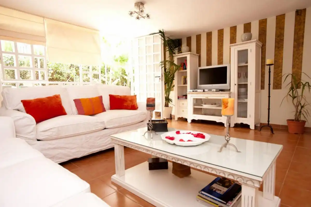 Sala de estar de Estudio de alquiler en Dos Hermanas con Aire acondicionado, Amueblado y Microondas