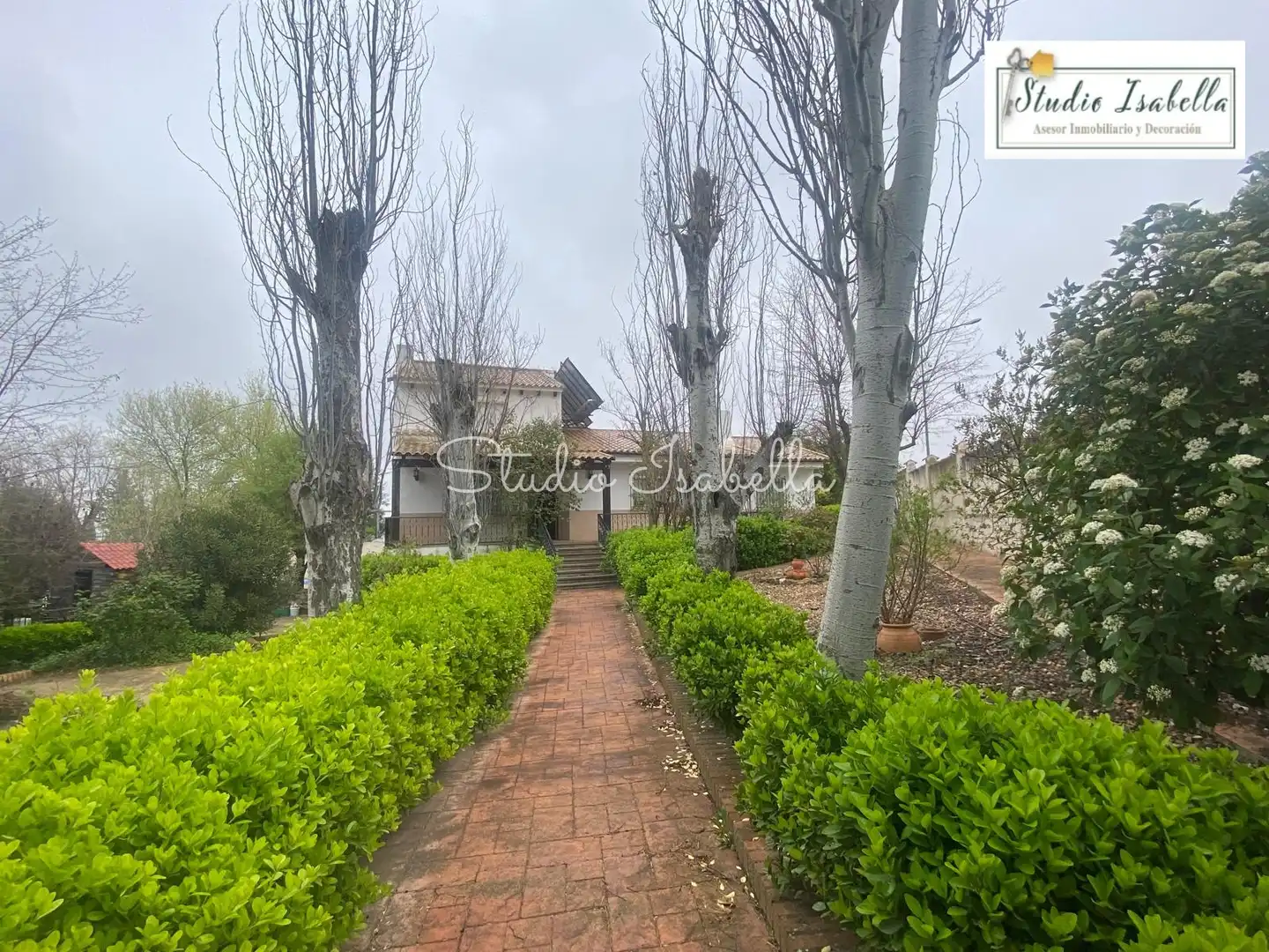 Vista exterior de Casa o xalet en venda en Nambroca amb Aire condicionat, Calefacció i Jardí privat