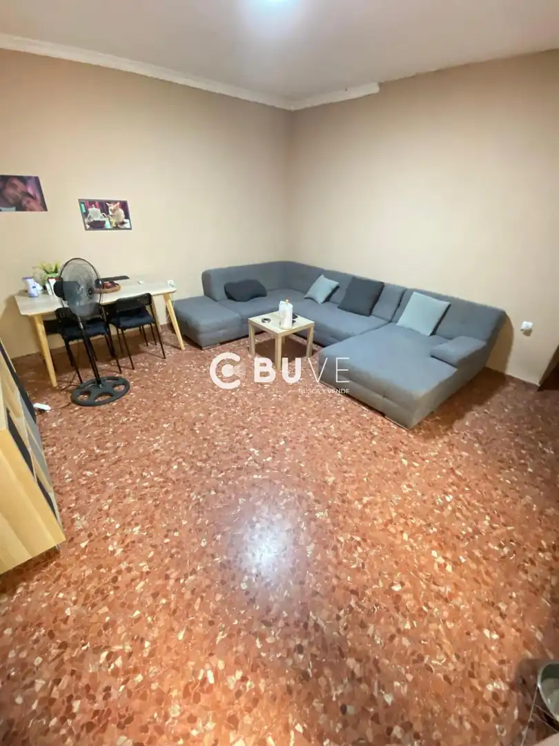 Sala d'estar de Casa o xalet en venda en Alcalá de Guadaira amb Aire condicionat, Traster i Moblat