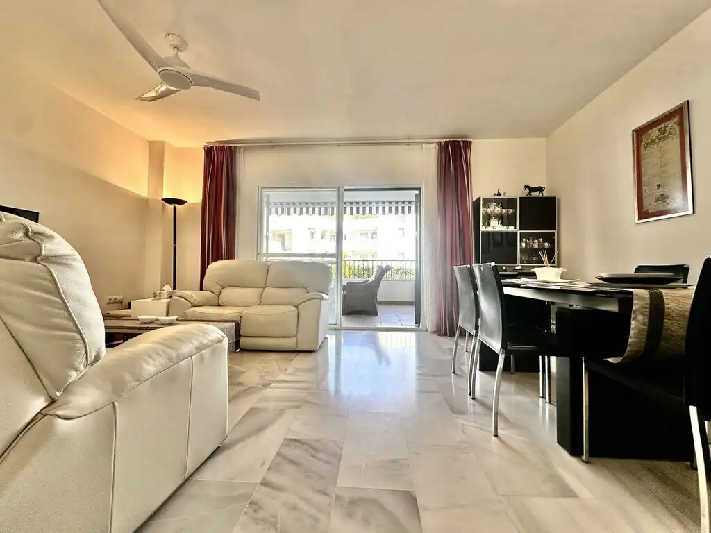 Wohnzimmer von Erdgeschoss zum Verkauf in Mijas mit Klimaanlage, Terrasse und Möbliert
