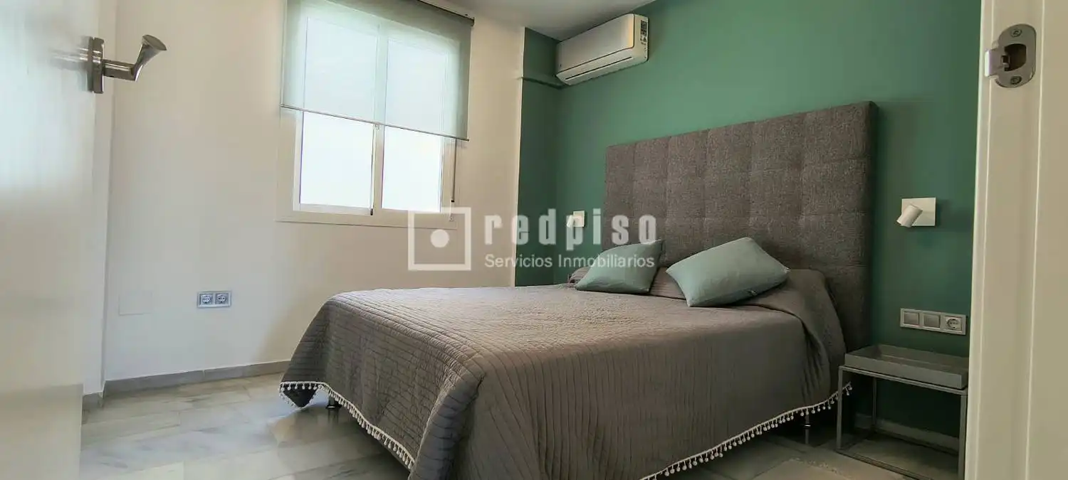 Schlafzimmer von Wohnung zur Miete in Málaga mit Klimaanlage, Heizung und Möbliert