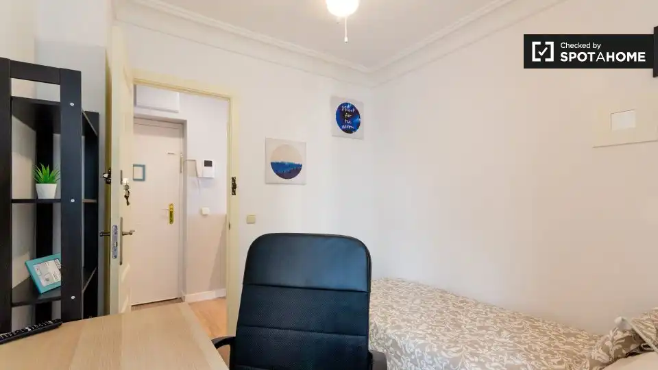 Room in Puerta del Ángel