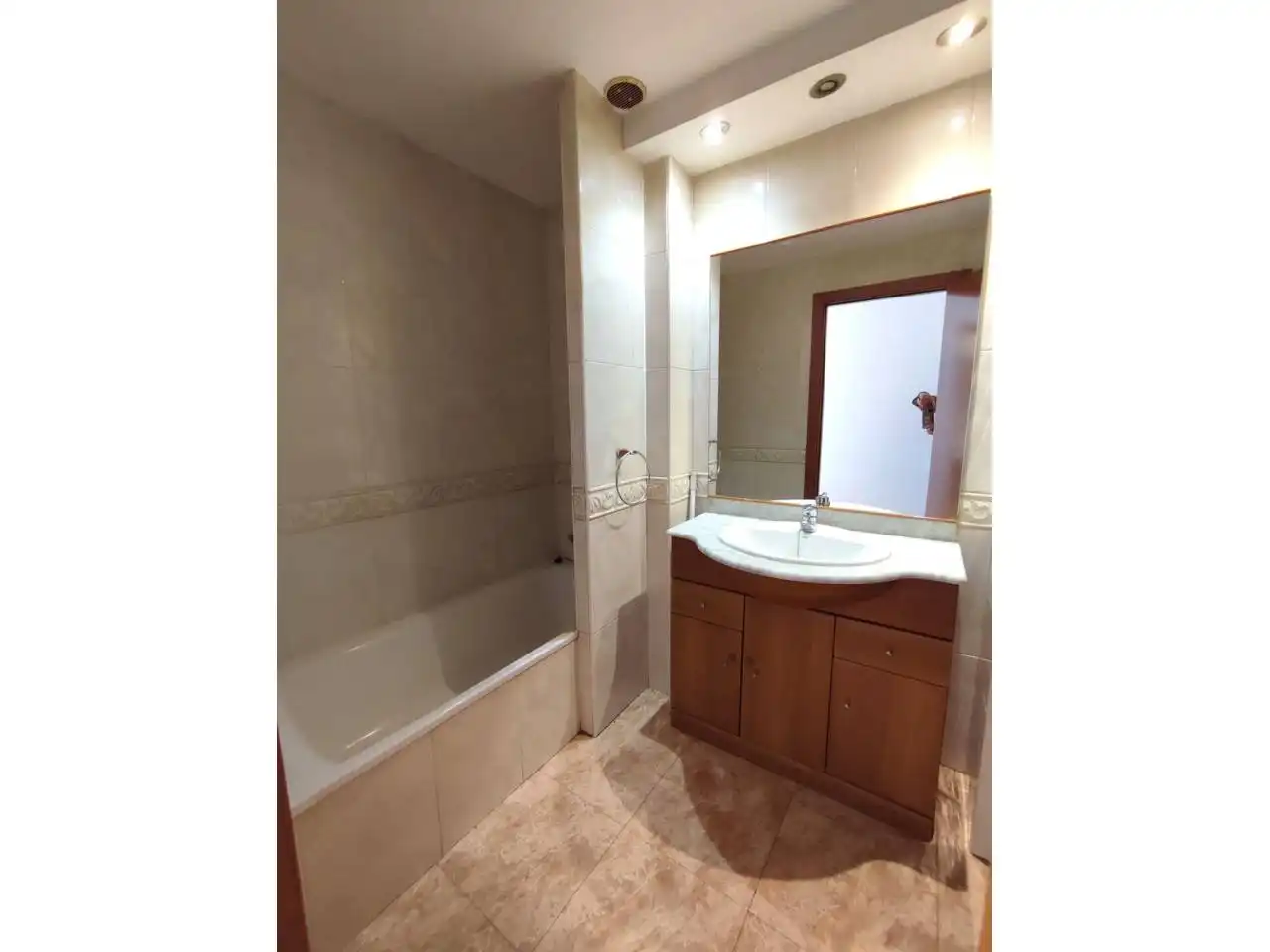 Bathroom of Flat for sale in Sant Sadurní d'Anoia  with Air Conditioner, Heating and Parquet flooring
