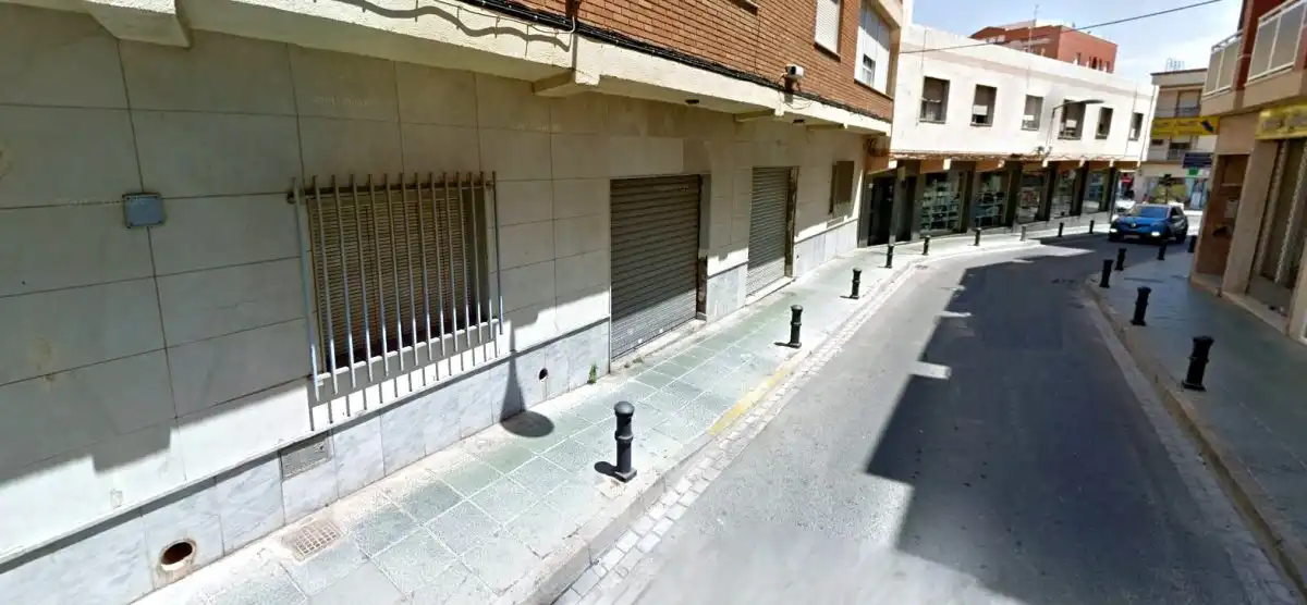Local comercial de lloguer a El Ejido Ciudad