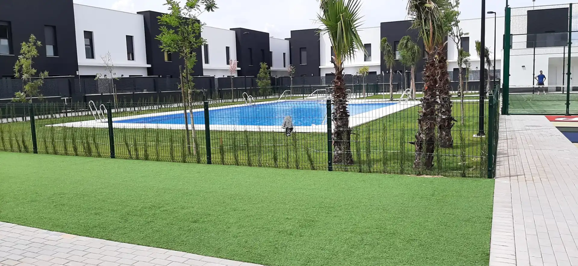Schwimmbecken von Wohnung zur Miete in La Rinconada mit Klimaanlage, Heizung und Terrasse