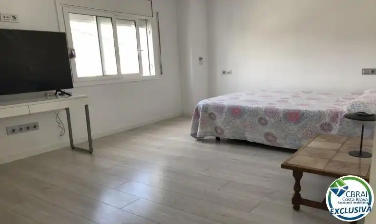 Dormitori de Casa o xalet en venda en Roses amb Aire condicionat, Calefacció i Jardí privat