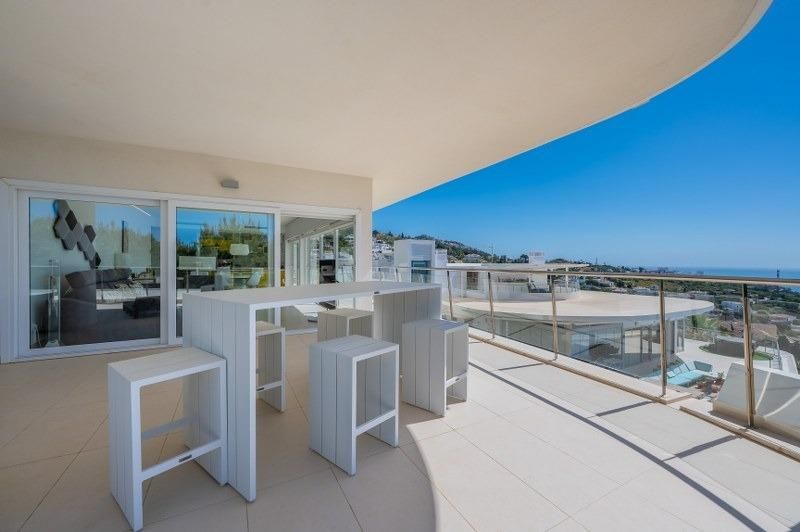 Terrace of Flat for sale in Benalmádena  with Air Conditioner, Heating and Private garden