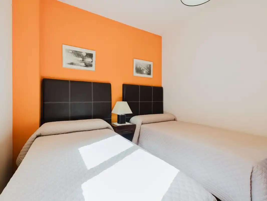 Habitación de Ático en venta en Torremolinos con Aire acondicionado, Calefacción y Jardín privado