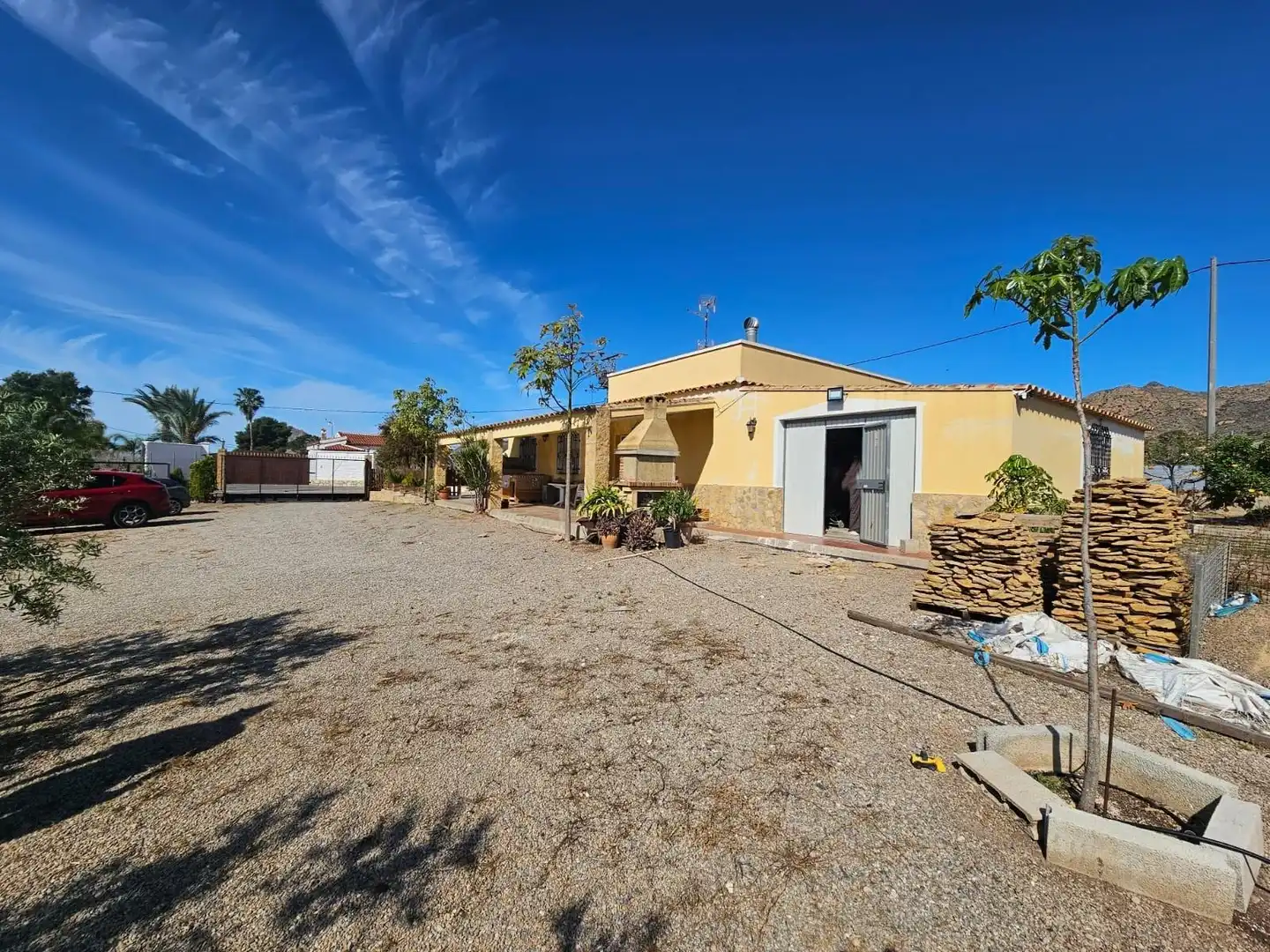 Vista exterior de Casa o xalet en venda en Águilas amb Jardí privat, Terrassa i Traster