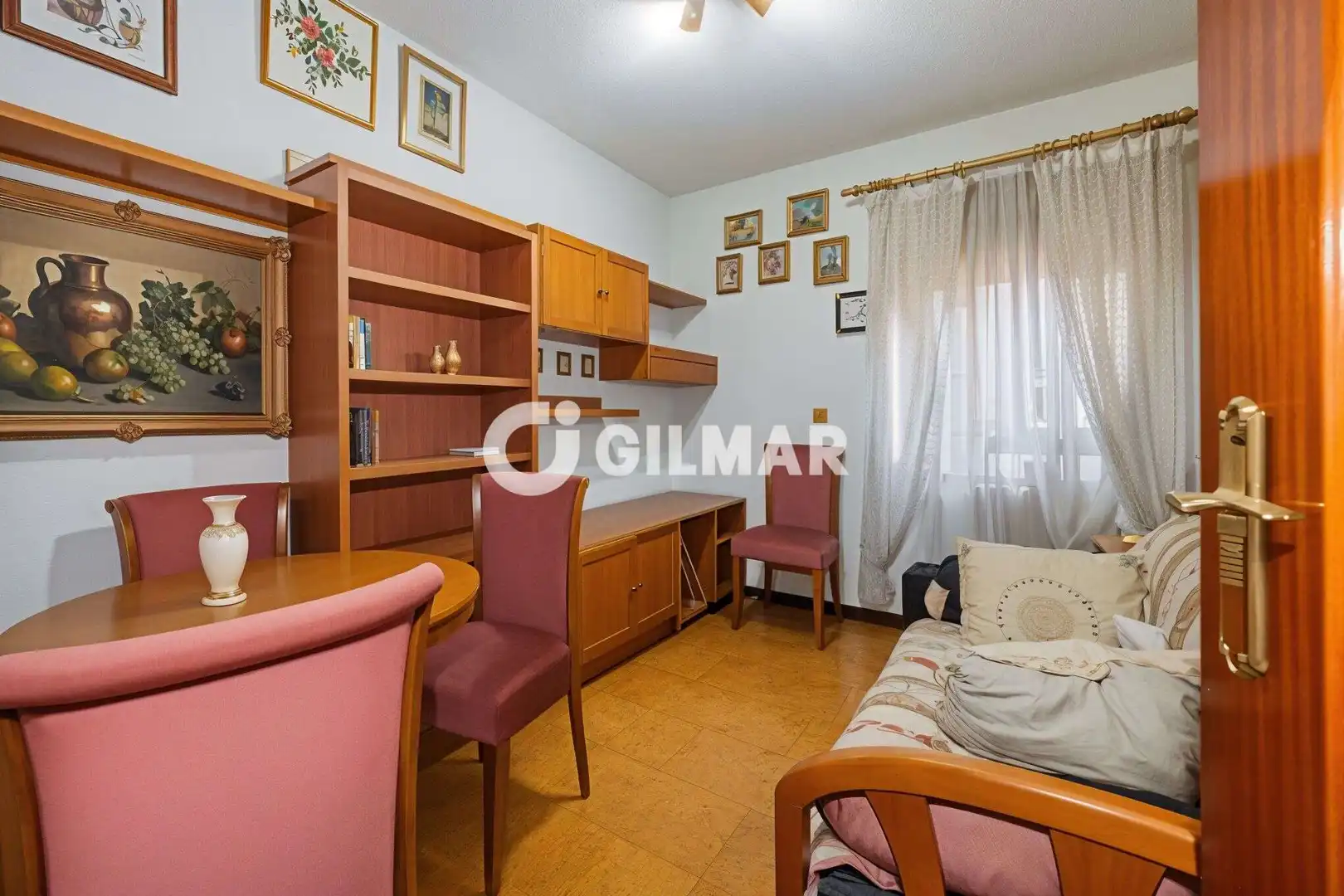 Habitación de Piso en venta en Madrid con Calefacción y Balcón