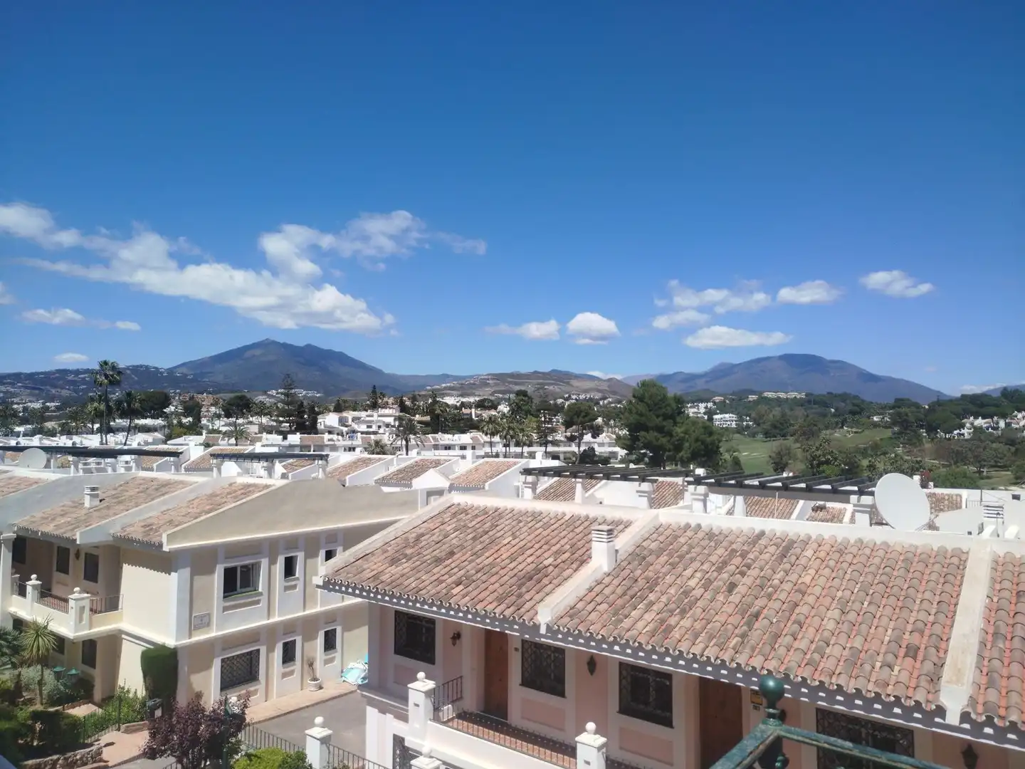 Vista exterior de Piso en venta en Marbella con Aire acondicionado, Terraza y Amueblado