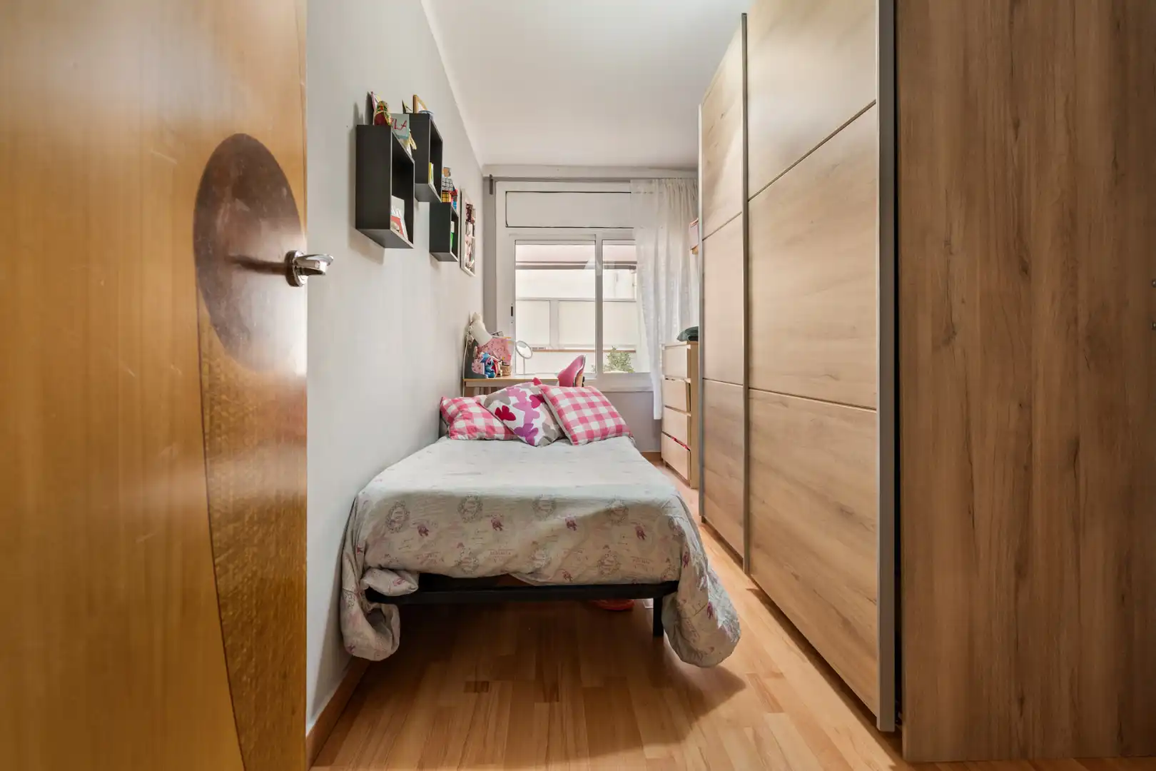 Habitación de Piso en venta en Rubí con Calefacción, Terraza y Trastero