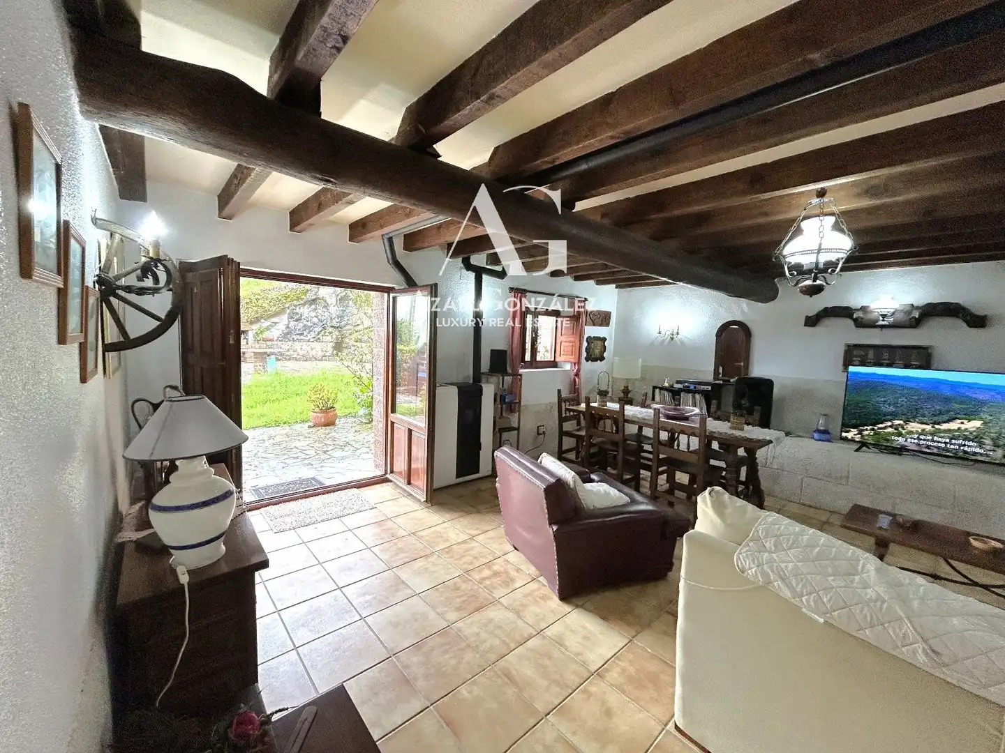 Living room of Houses for sale in San Vicente de la Barquera  with Heating, Private garden and Furnished