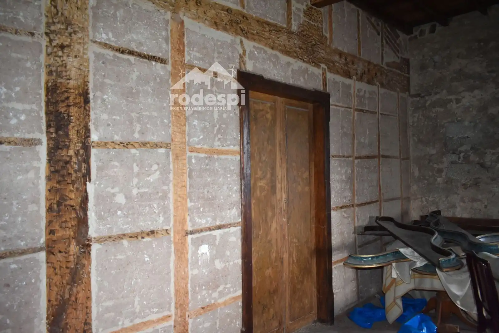 Buildings for sale in Pantón