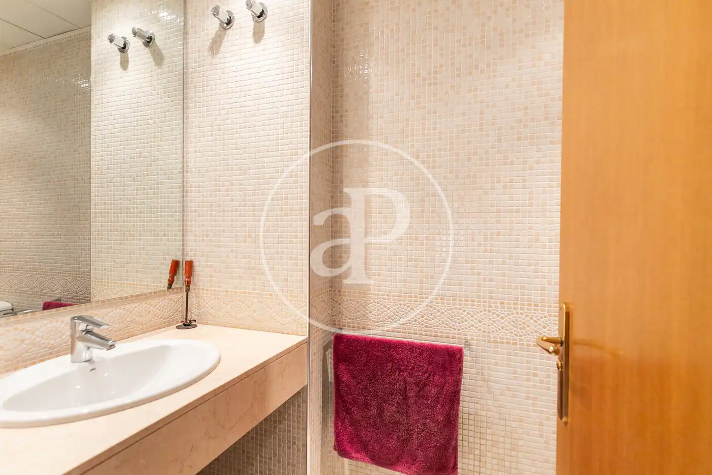 Casa adosada en venta en Passatge de Puigmadrona, El Camp de l'Arpa del Clot