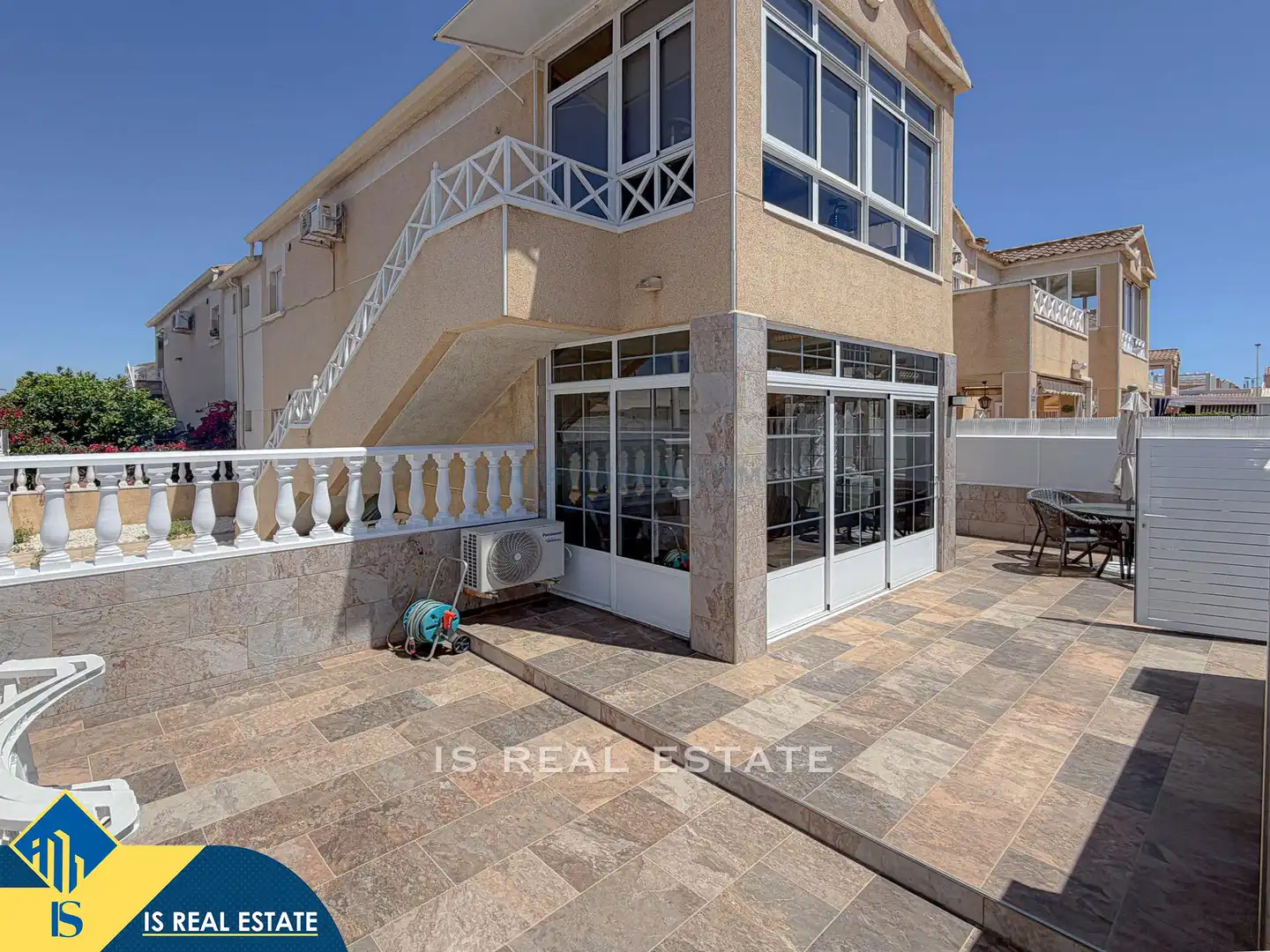 Bungalow con piscina in vendita a Centro