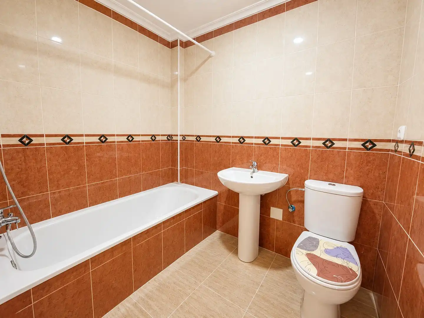 Baño de Planta baja de alquiler en Algorfa con Aire acondicionado, Calefacción y Jardín privado