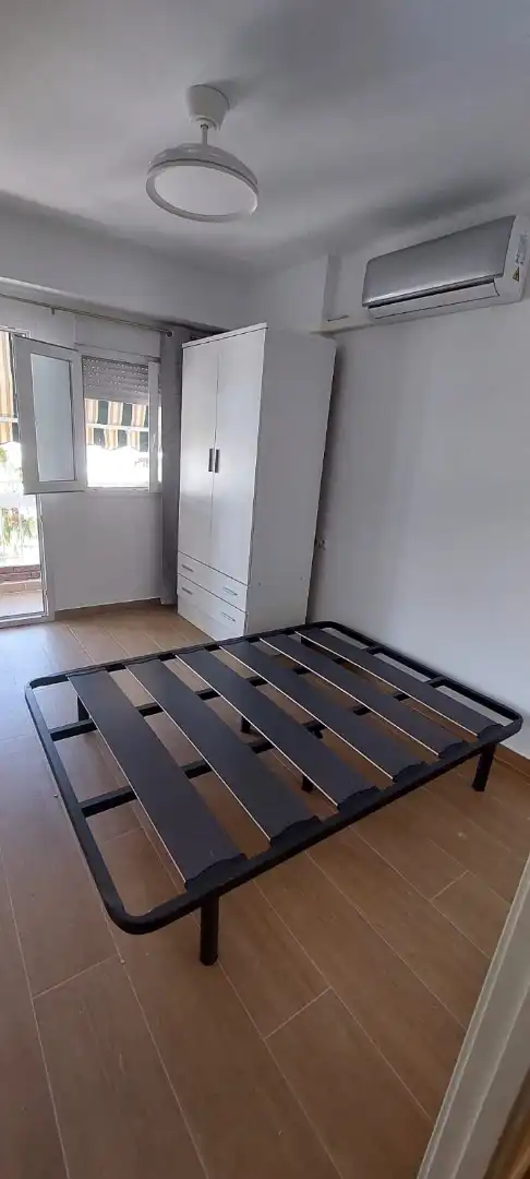 Habitación de Piso para compartir en Marbella con Aire acondicionado, Terraza y Amueblado