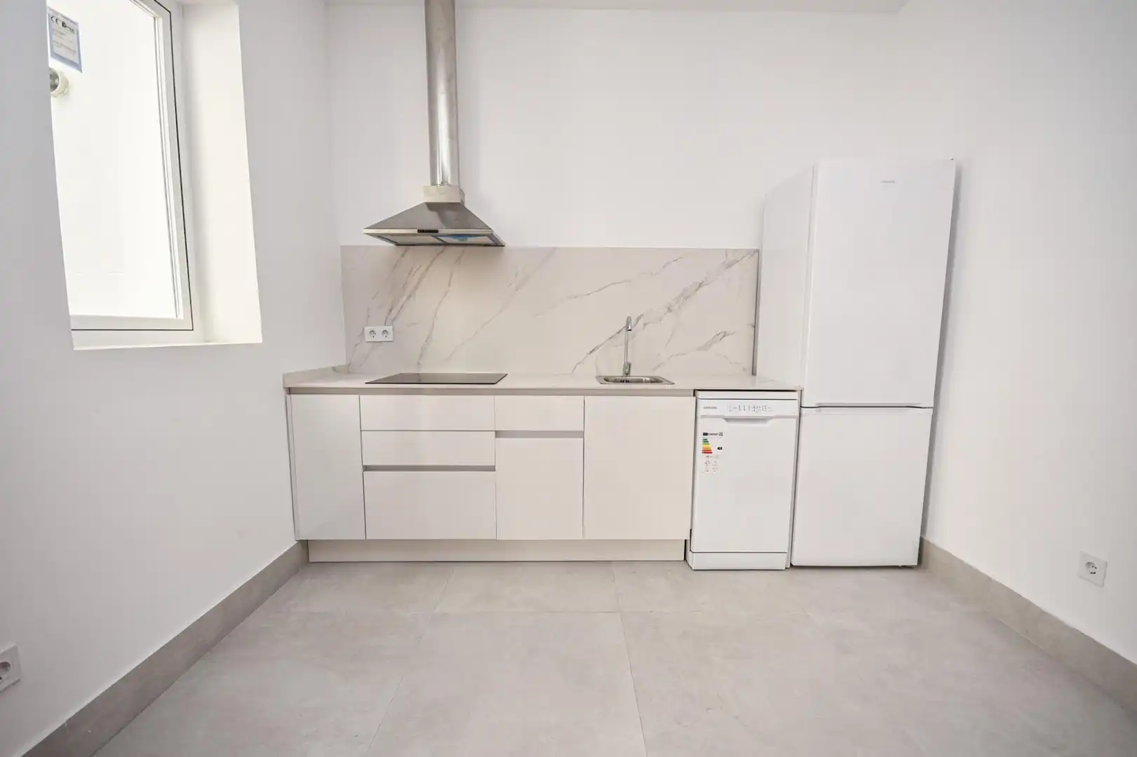 Küche von Wohnung zur Miete in  Palma de Mallorca mit Terrasse, Abstellraum und Balkon