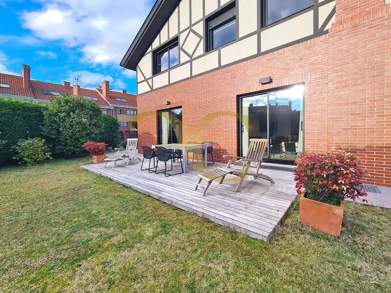 Terraza de Casa o chalet en venta en Siero con Calefacción, Jardín privado y Trastero