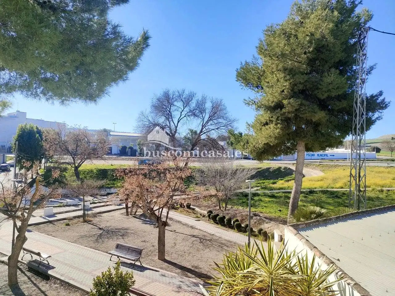 Vista exterior de Casa o xalet en venda en Mengíbar amb Aire condicionat i Terrassa
