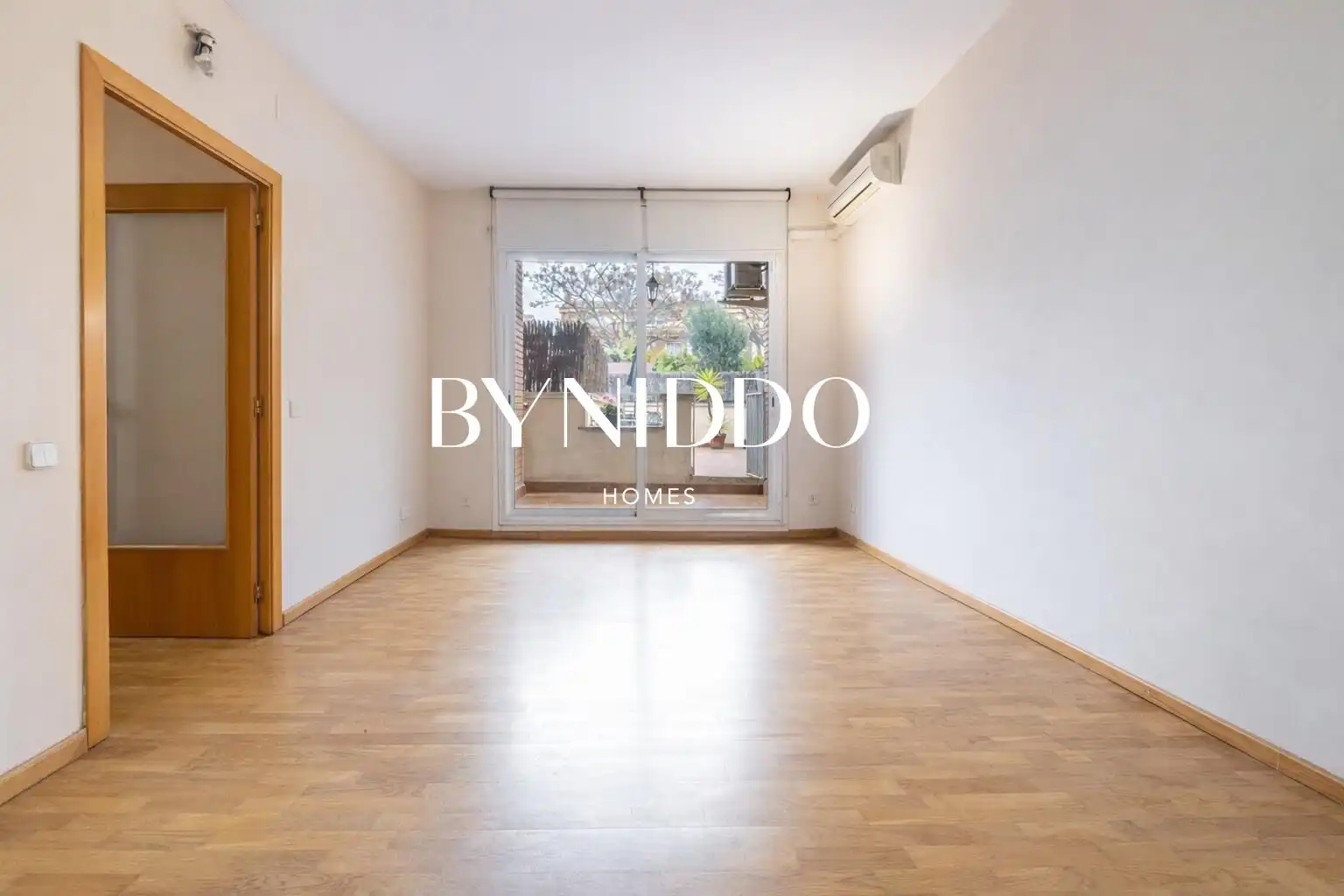 Dormitori de Planta baixa en venda en Sant Cugat del Vallès amb Aire condicionat, Parquet i Terrassa