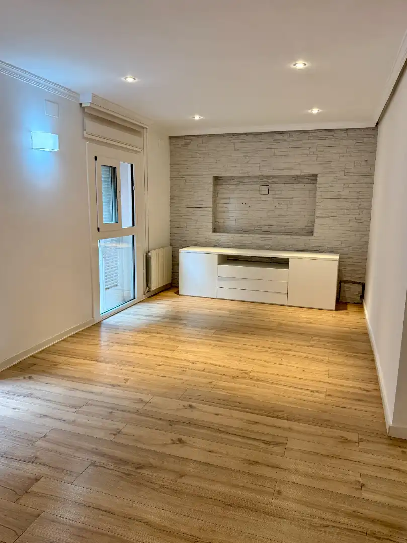 Sala d'estar de Dúplex en venda en Barcelona amb Calefacció, Parquet i Terrassa