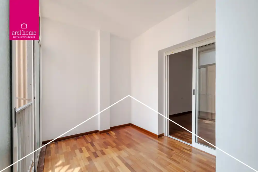Habitación de Piso en venta en Esplugues de Llobregat con Calefacción, Parquet y Balcón