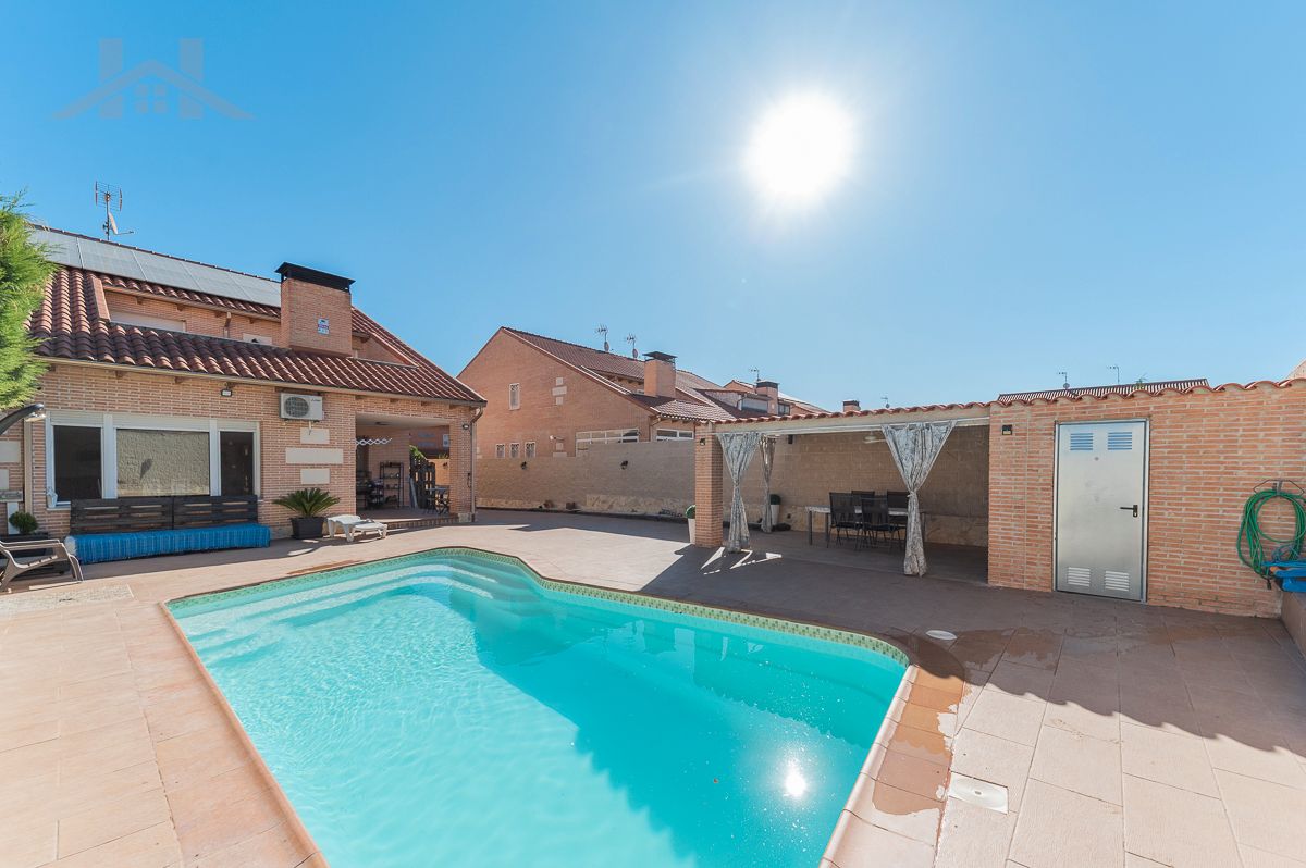 Casa adosada en venta