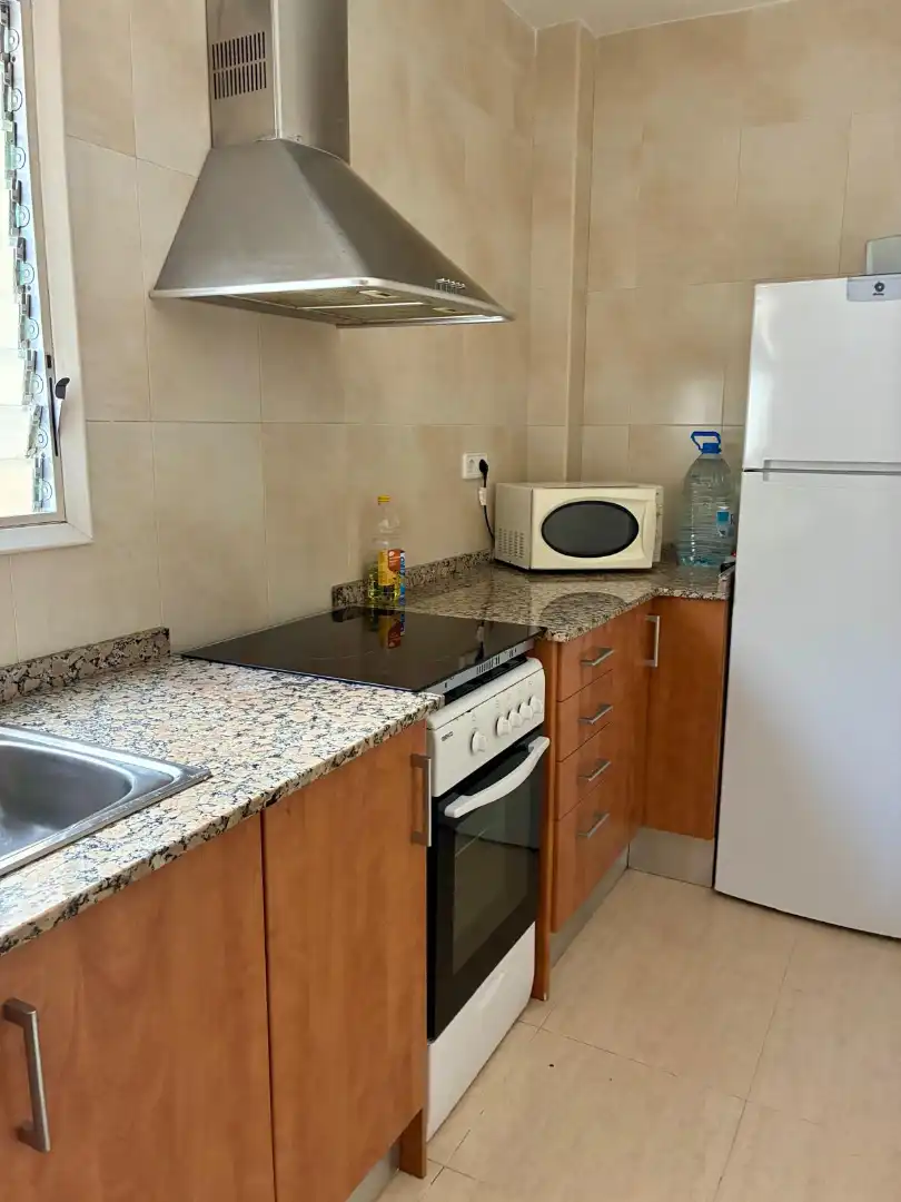 Cocina de Apartamento de alquiler en Calafell con Jardín privado, Amueblado y Horno