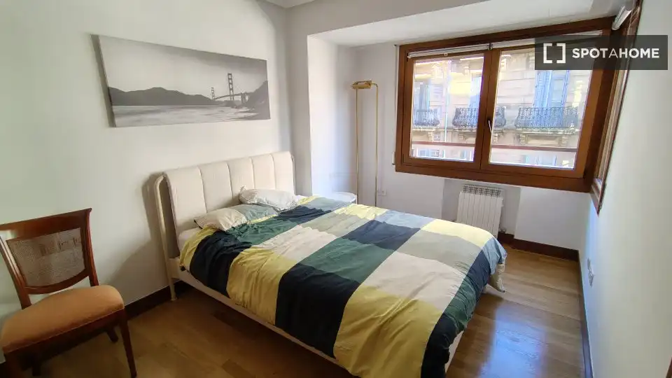 Dormitori de Apartament per a compartir en Donostia - San Sebastián  amb Aire condicionat, Terrassa i Moblat