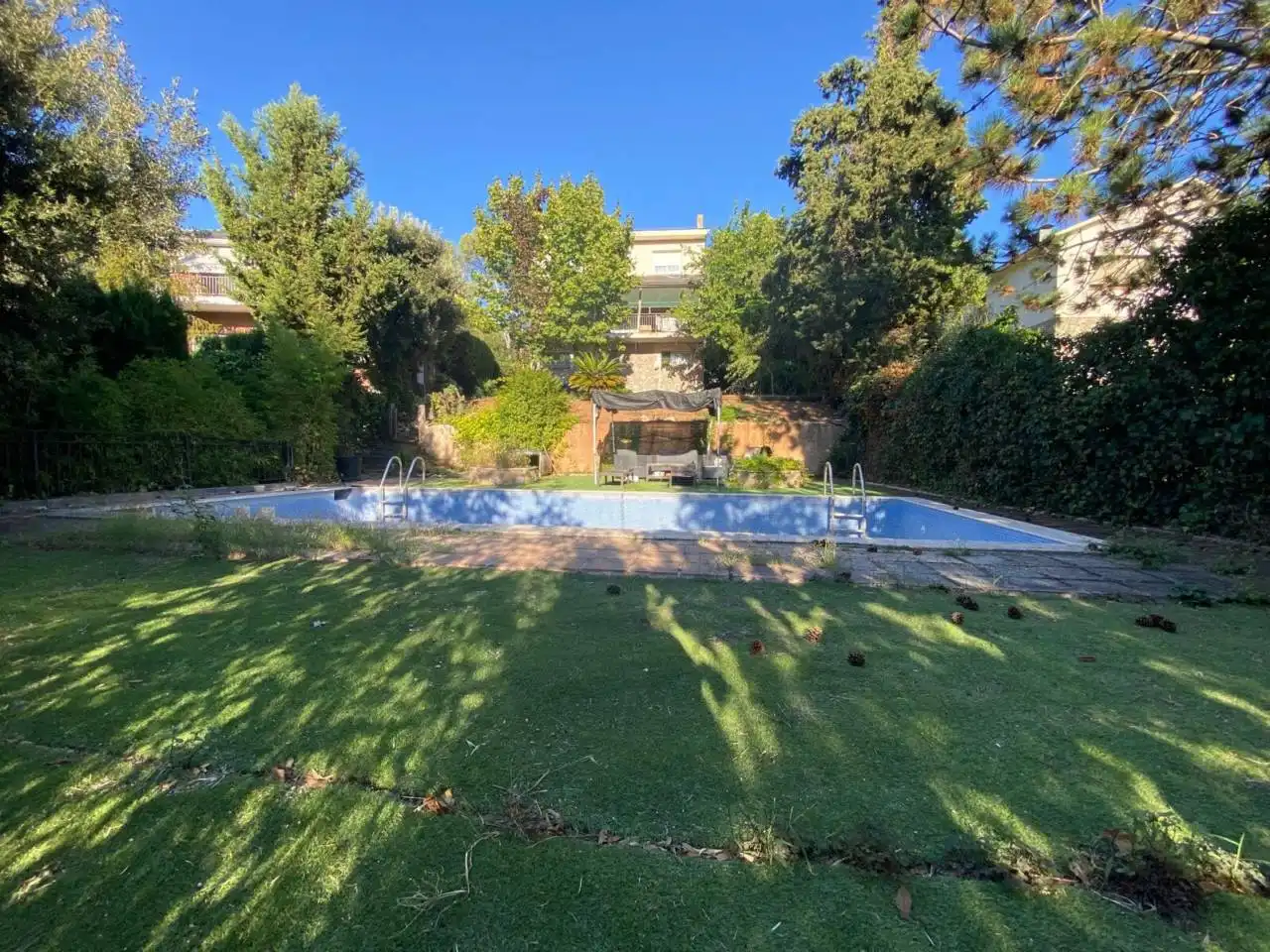 Villa con piscina in vendita a Avenida Can Marcet