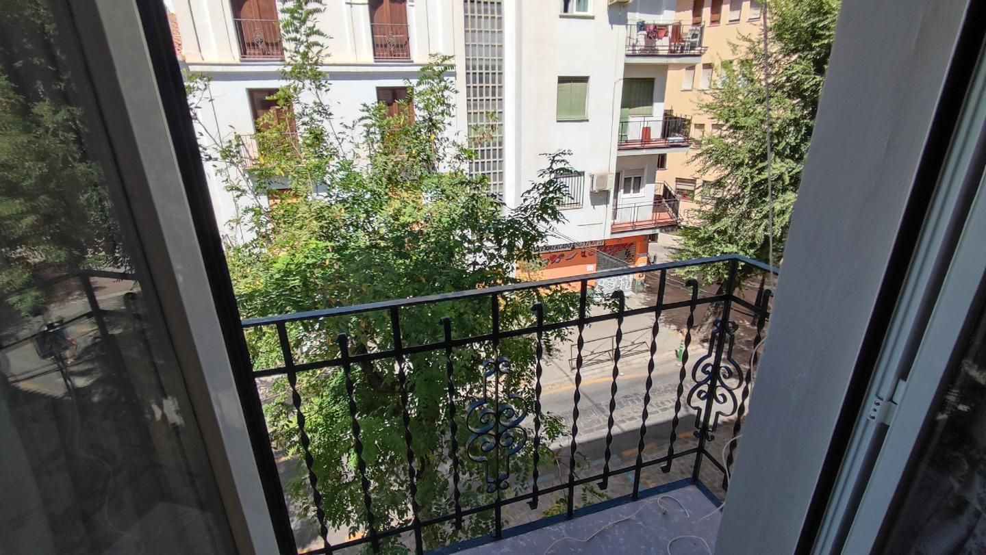 Terrassa de Pis de lloguer en  Granada Capital amb Calefacció i Balcó