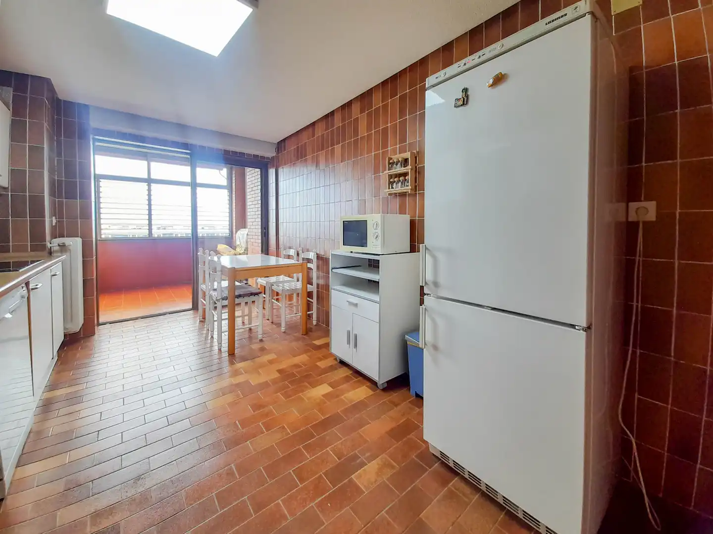 Kitchen of Flat for rent in Madrid  with Heating, Parquet flooring and Terrace