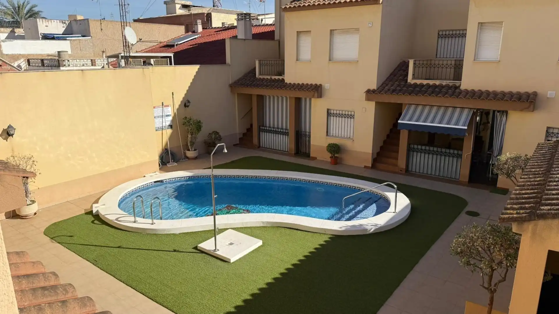 Piscina de Dúplex en venda en San Pedro del Pinatar amb Terrassa, Moblat i Piscina comunitària