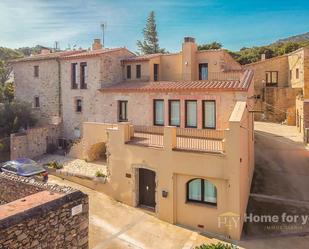 Vista exterior de Casa adosada en venda en Cantallops amb Calefacció, Terrassa i Forn