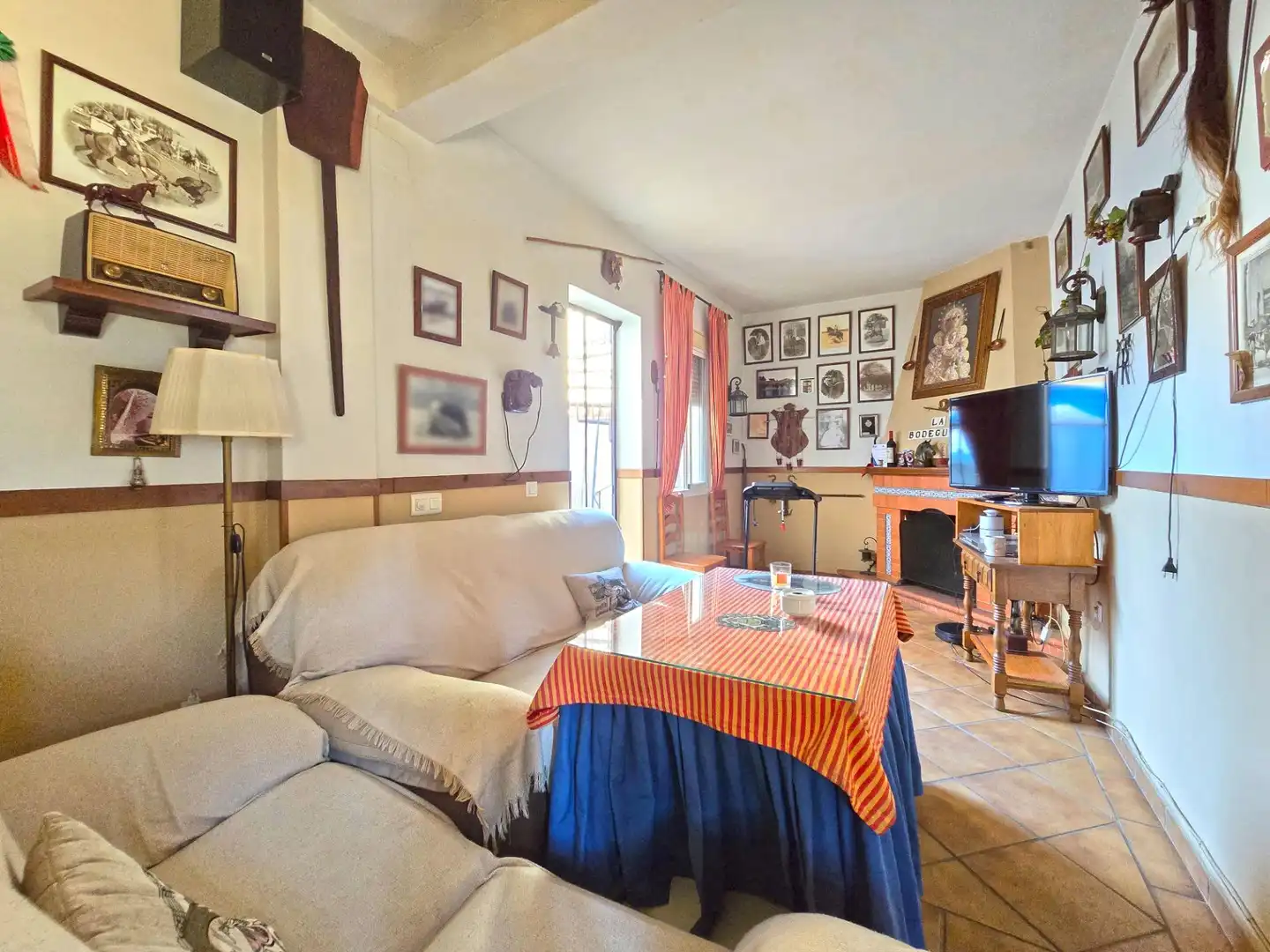 Sala d'estar de Casa adosada en venda en Espartinas