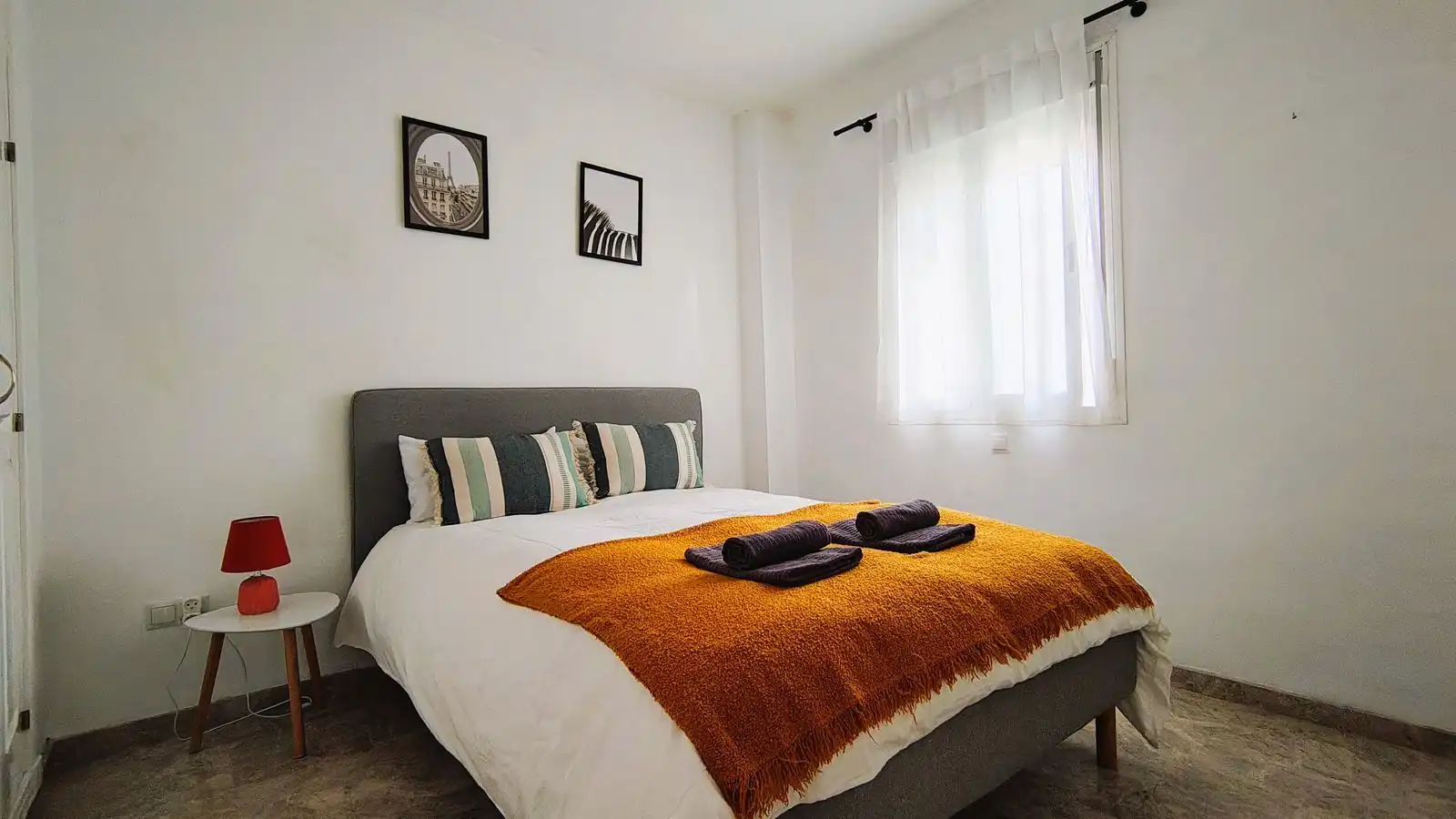 Dormitori de Pis en venda en Marbella amb Aire condicionat, Terrassa i Moblat
