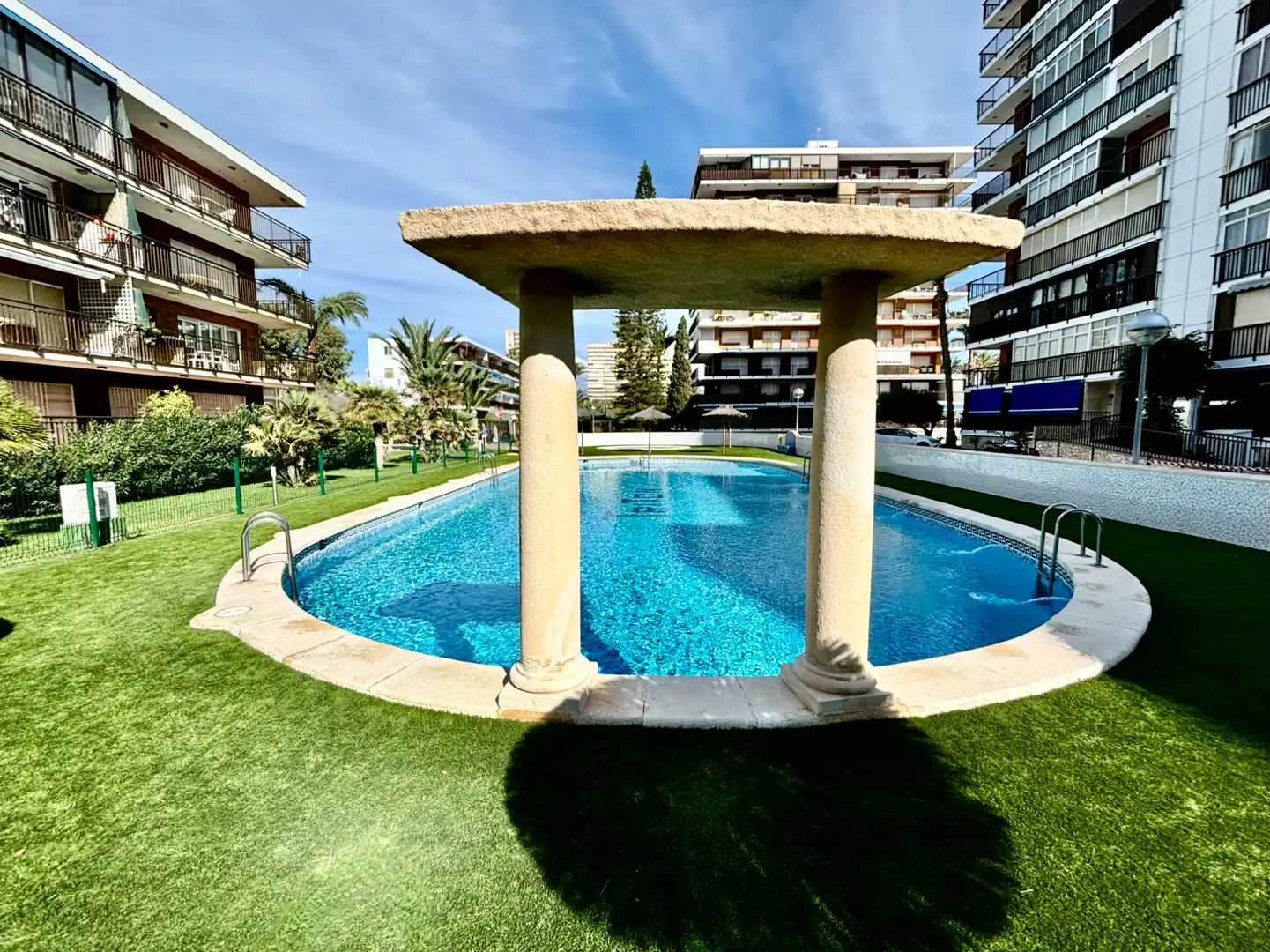 Piscina de Pis en venda en Alicante / Alacant amb Aire condicionat, Terrassa i Moblat