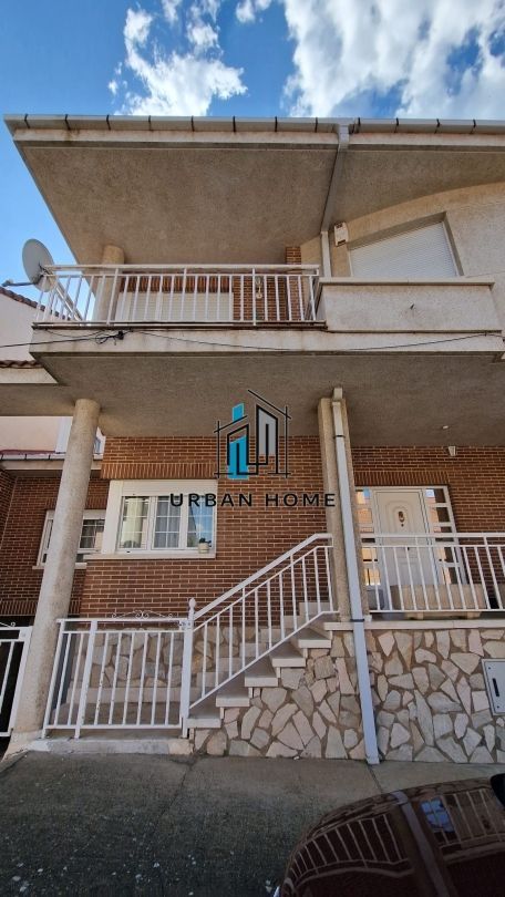 Exterior view of House or chalet for sale in Villaquilambre  with Heating, Private garden and Storage room